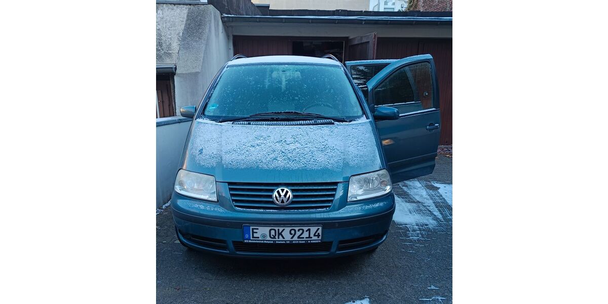 VW Sharan 283.000 km 2.450 &euro; Essen 45145