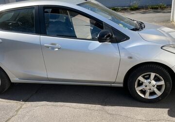 Mazda 2 95.000 km 3.900 &euro; Dortmund 44289