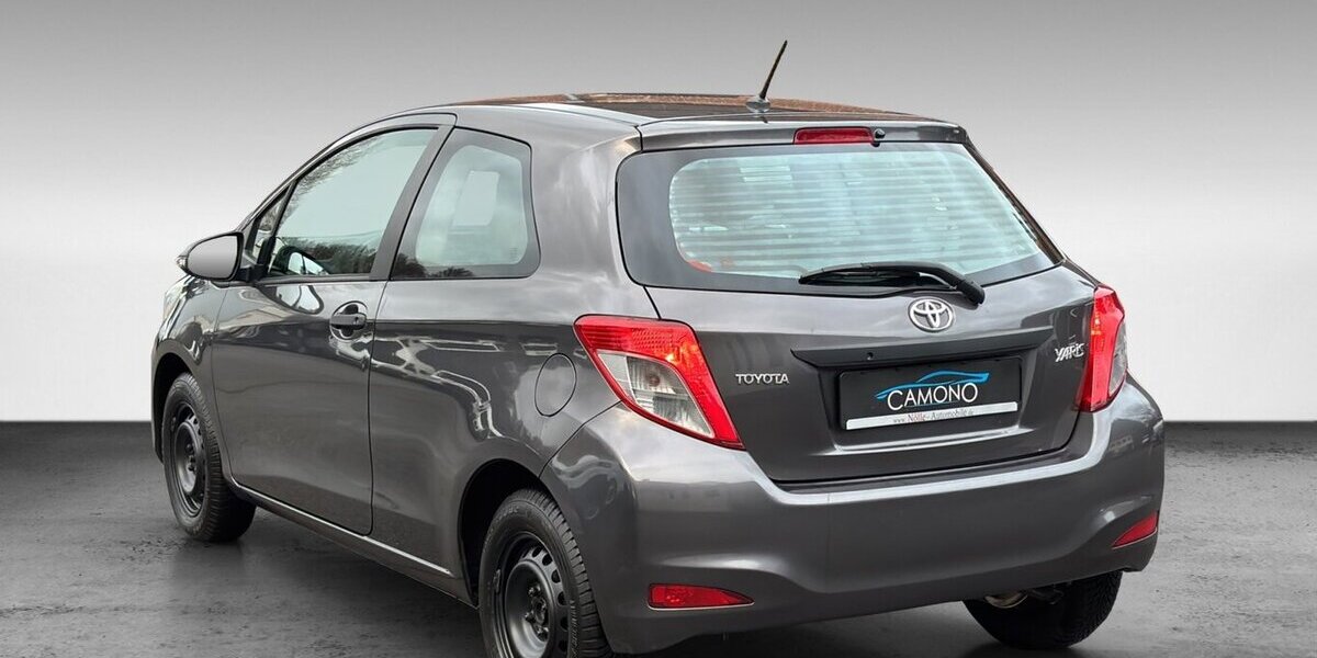 Toyota Yaris 1.0 Basic Radio 91.836 km 2.700 &euro; Wuppertal 42327