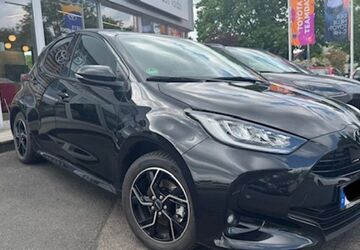 Toyota Yaris 2.535 km 23.900 &euro; Gelsenkirchen 45891