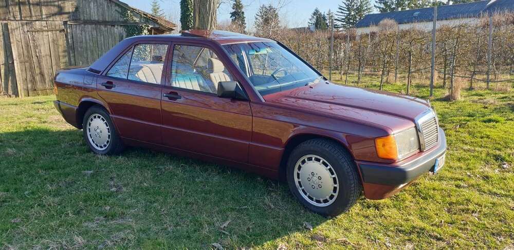 Mercedes-Benz 190 223.900 km 7.450 &euro; Bochum 44894