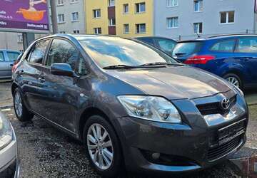 Toyota Auris 124.000 km 6.700 &euro; Essen 45144