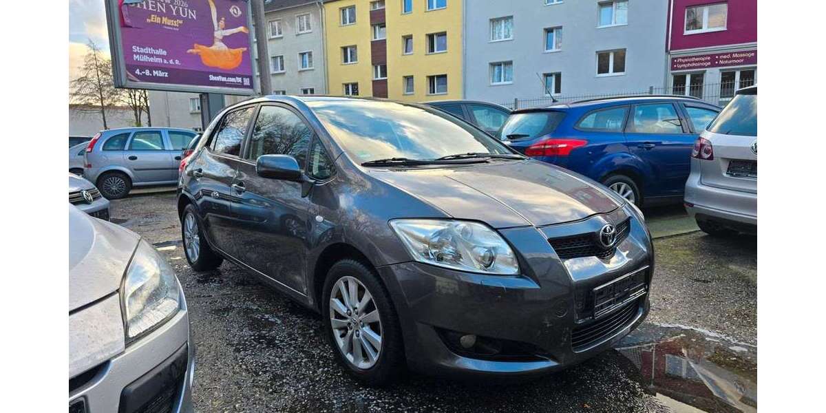 Toyota Auris 124.000 km 6.700 &euro; Essen 45144