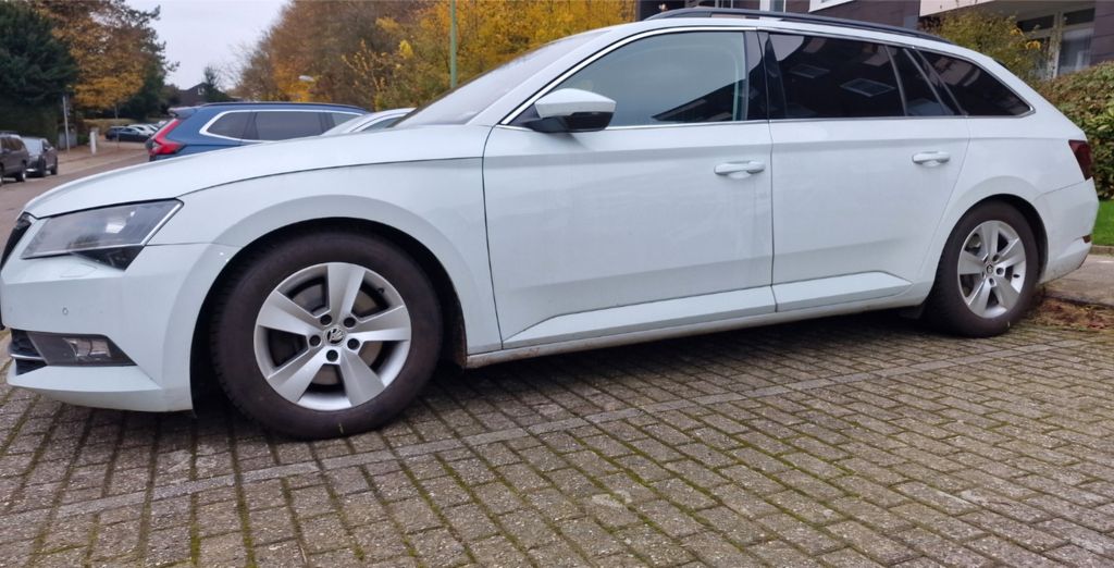 Skoda Superb 235.000 km 11.800 &euro; Essen 45277