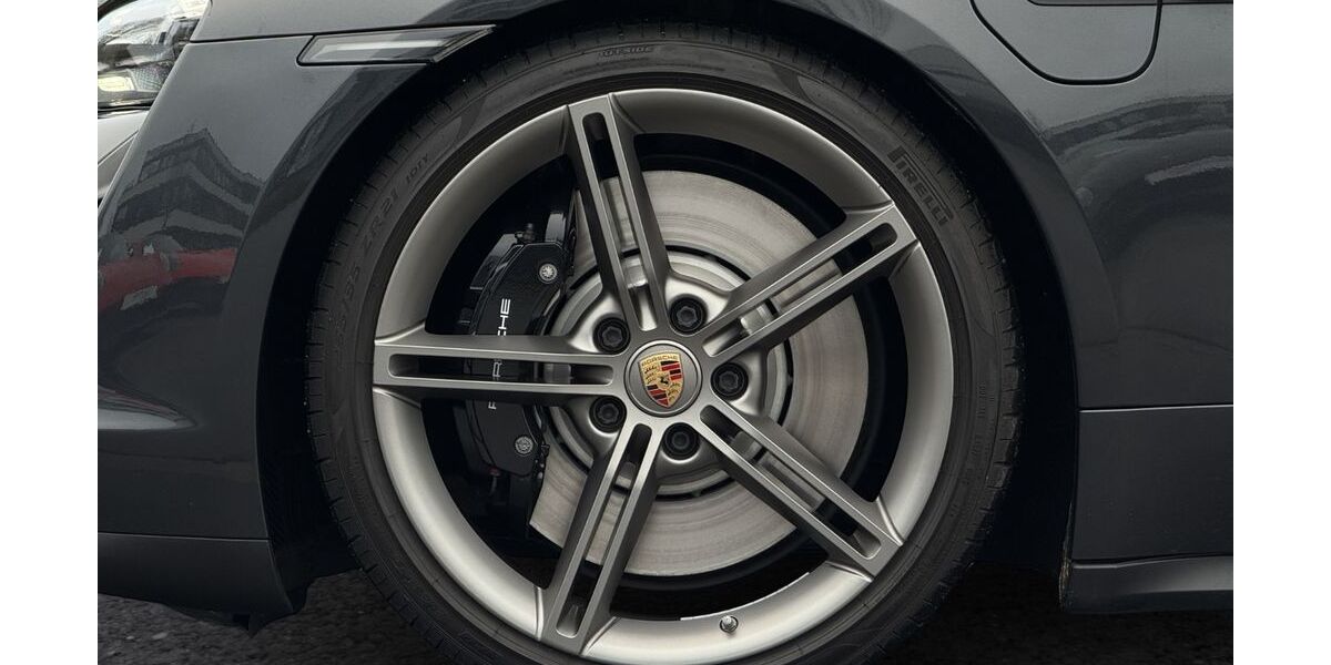 Porsche Taycan 66.115 km 67.900 &euro; Holzwickede 59439