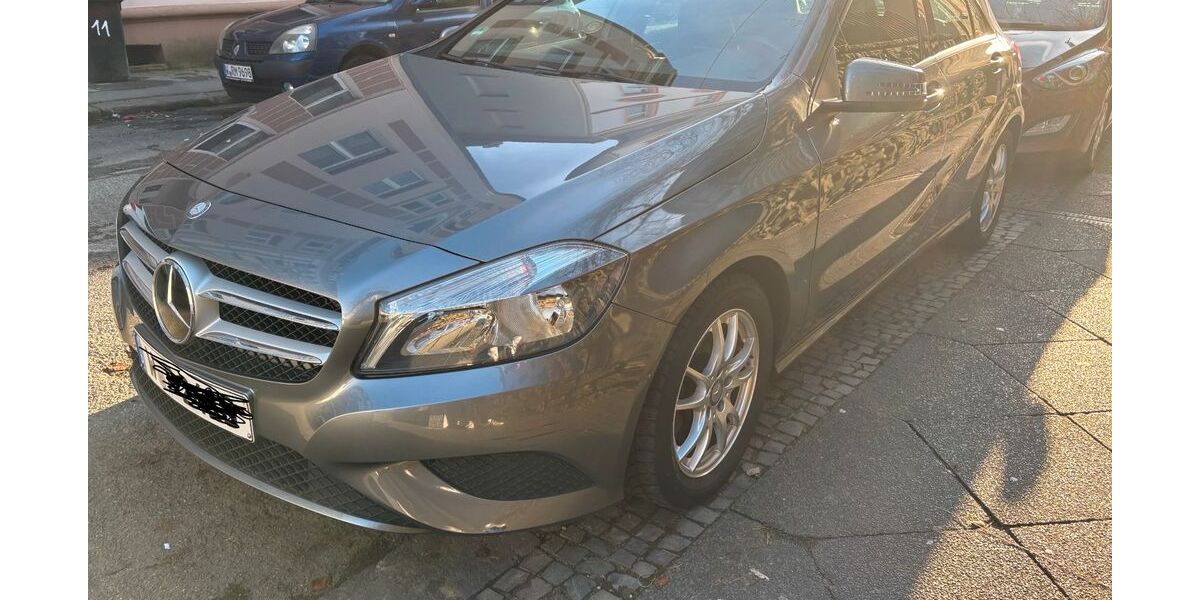 Mercedes-Benz A 180 143.000 km 9.400 &euro; Wuppertal 42107