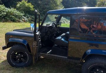 Land Rover Defender 318.582 km 26.600 &euro; Essen 45257