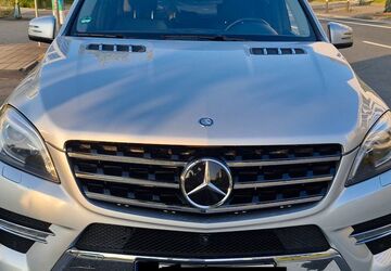 Mercedes-Benz ML 350 204.320 km 17.900 &euro; Bochum 44801