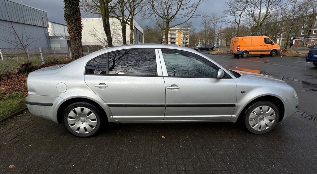 Skoda Superb 233.305 km 950 &euro; Dortmund 44328