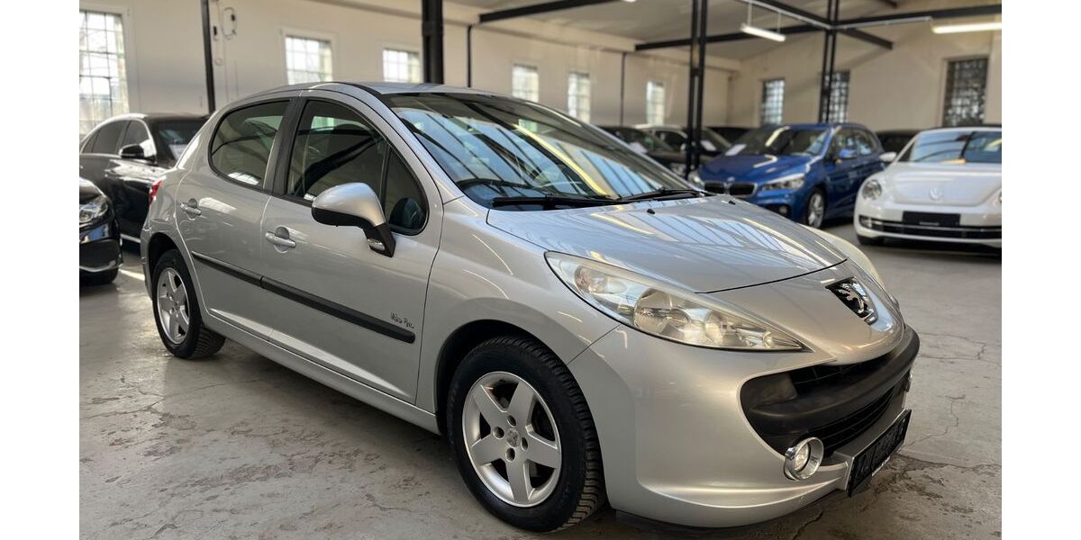 Peugeot 207 153.000 km 2.870 &euro; Velbert 42551
