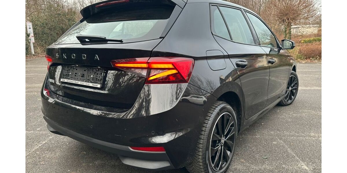 Skoda Fabia 9.000 km 17.999 &euro; Bochum OT Innenstadt 44809