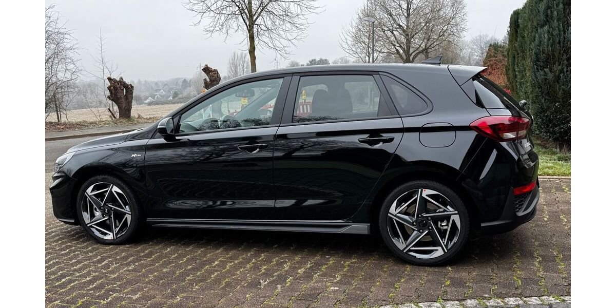 Hyundai i30 2.900 km 25.400 &euro; ESSEN 45359