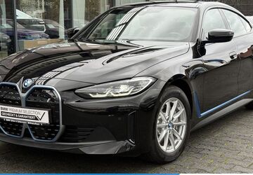 BMW i4 21.135 km 33.360 &euro; Mülheim 45472