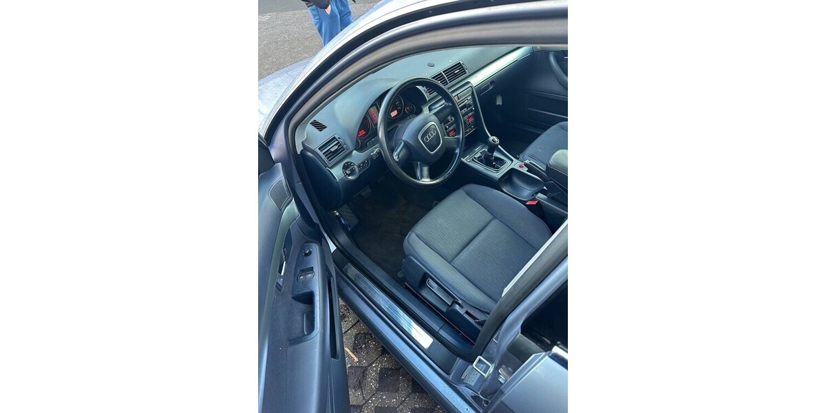 Audi A4 (B7) 230.000 km 1.500 &euro; Wuppertal 42275