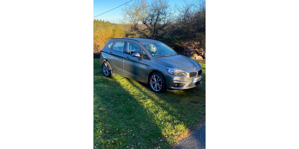 BMW 220 Active Tourer 103.000 km 14.300 &euro; Velbert 42551