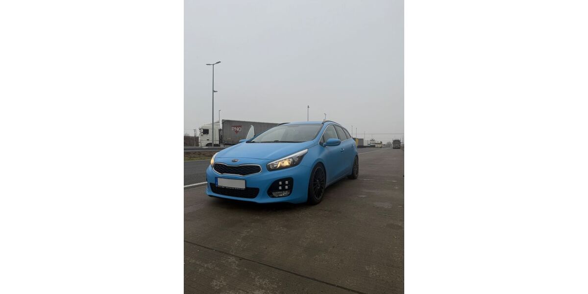 Kia ceed Sportswagon 115.000 km 11.999 &euro; Wuppertal 42285