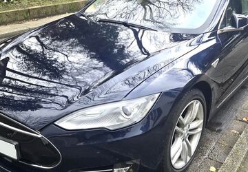 Tesla Model S 185.000 km 16.490 &euro; Essen 45309