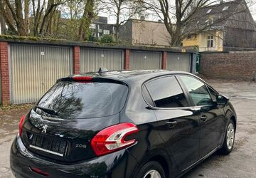 Peugeot 208 93.877 km 5.500 &euro; Wuppertal 42107